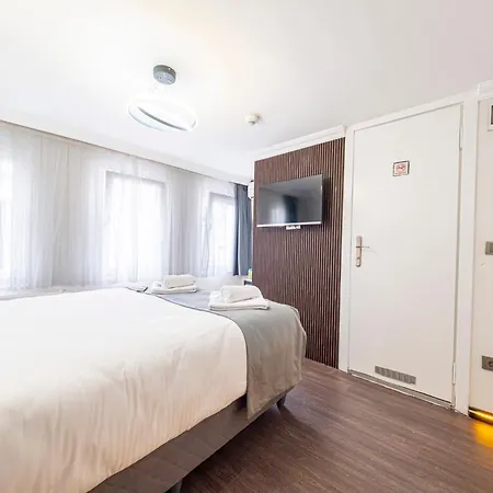 Nine By Taksim דירה